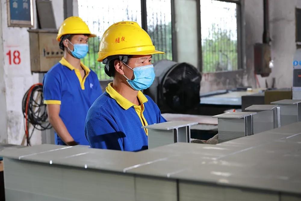 中亞丨九九重陽節(jié),濃濃敬老情——向老員工致敬(圖4) 中亞丨九九重陽節(jié),濃濃敬老情——向老員工致敬(圖4)