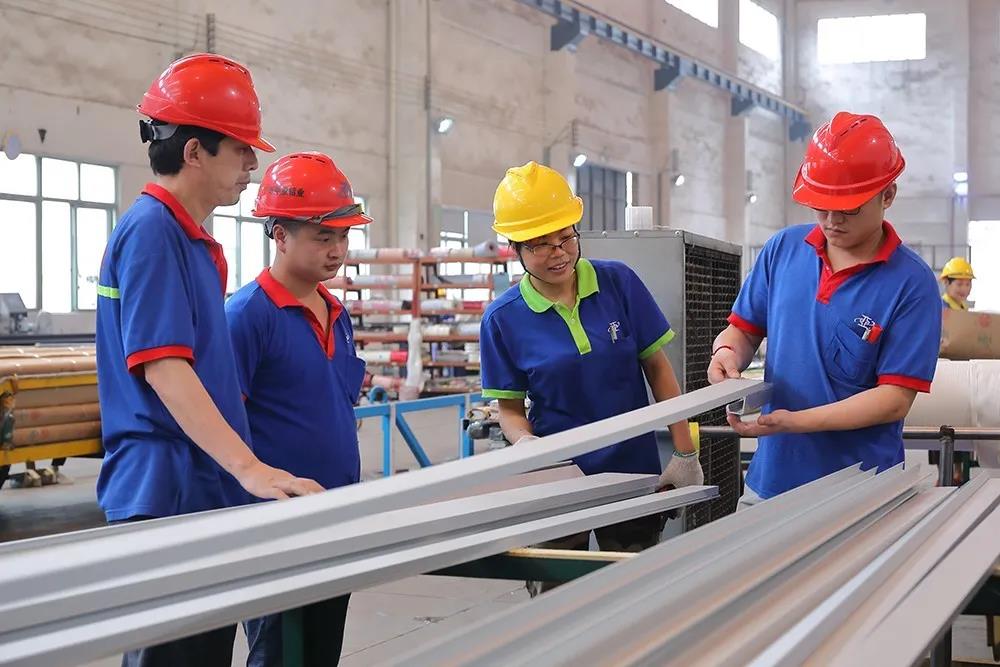 中亞丨九九重陽節(jié),濃濃敬老情——向老員工致敬(圖3) 中亞丨九九重陽節(jié),濃濃敬老情——向老員工致敬(圖3)