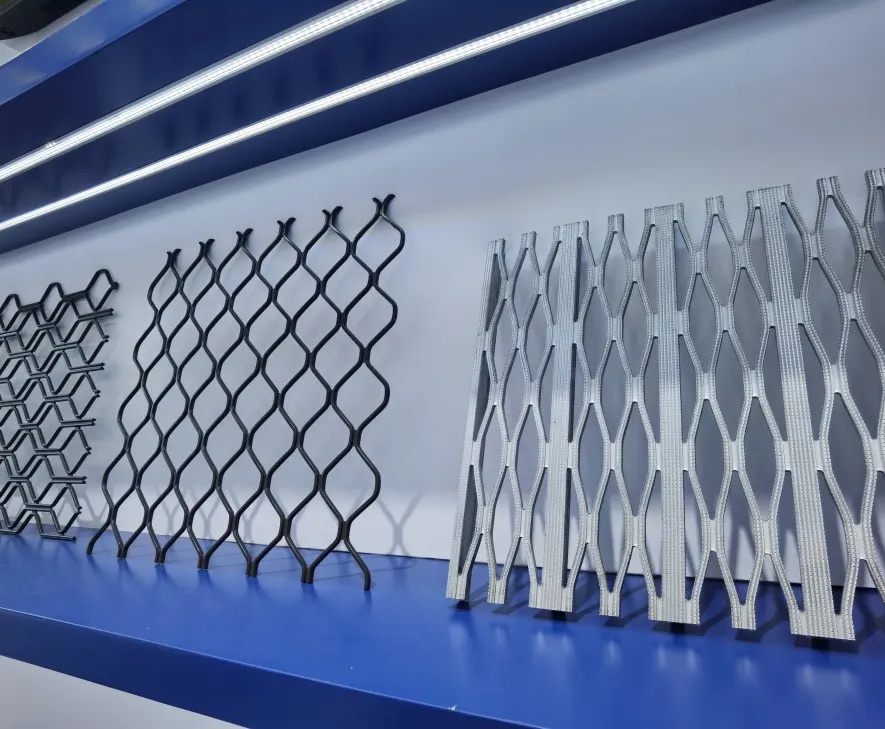 中亞鋁業(yè) “鋁” 光閃耀:廣交會首日現(xiàn)場搶“鮮”看!(圖9) 中亞鋁業(yè) “鋁” 光閃耀:廣交會首日現(xiàn)場搶“鮮”看!(圖9)